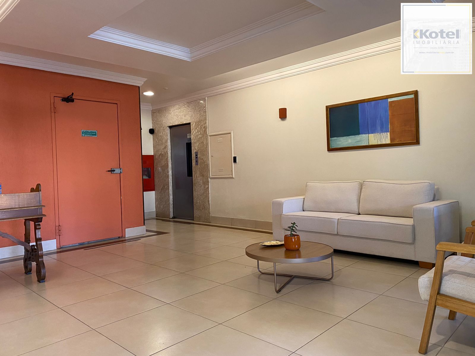 Apartamento na avenida Mariante.