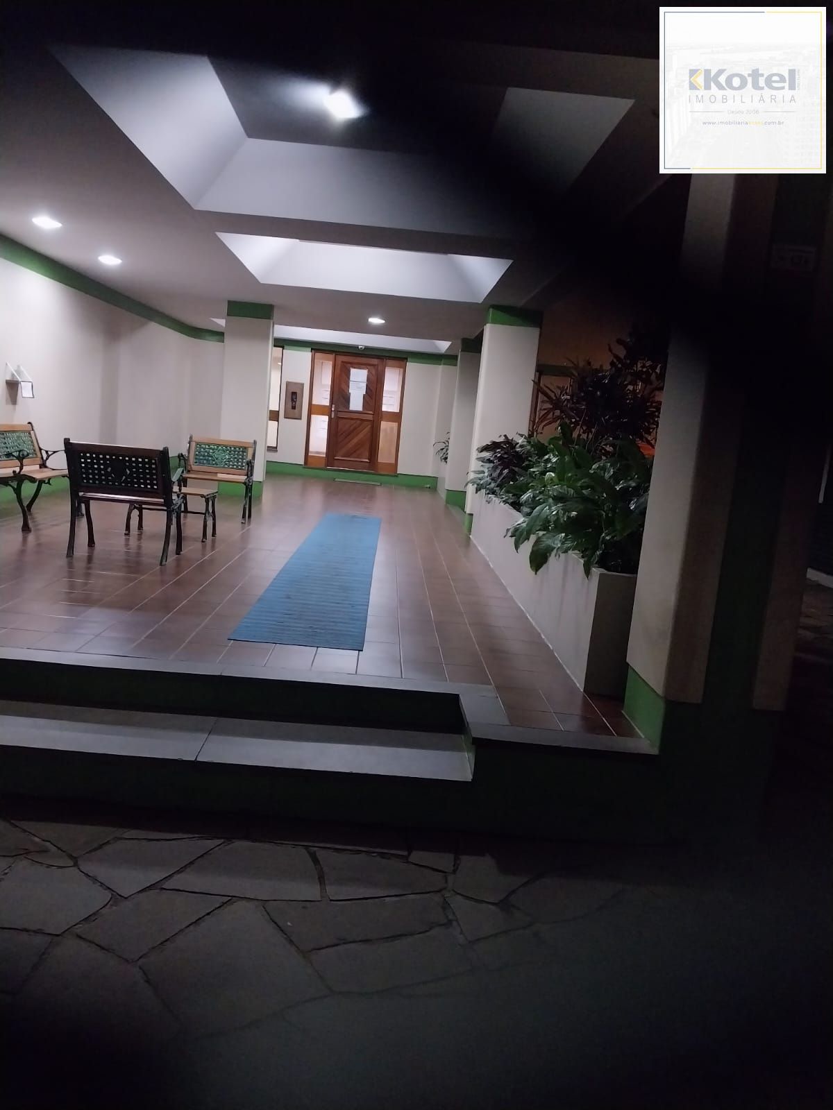 Excelente apartamento, Centro Histórico, de frente, andar alto.
