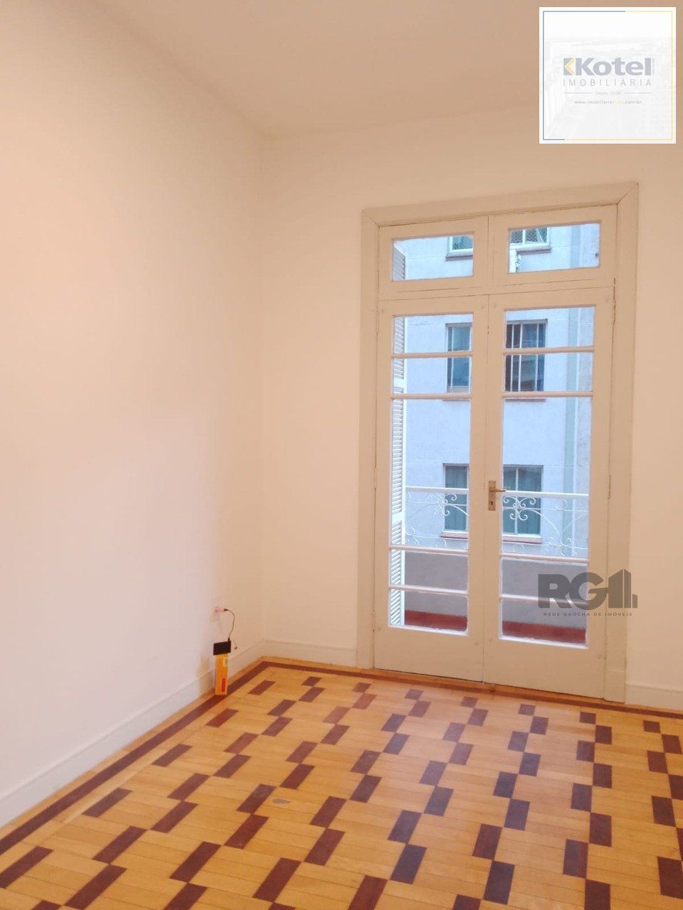 Raridade, apartamento 3 dormitórios,reformado, desocupado,no Centro