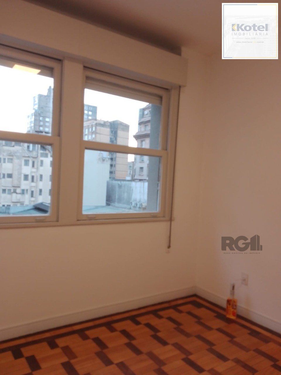 Raridade, apartamento 3 dormitórios,reformado, desocupado,no Centro