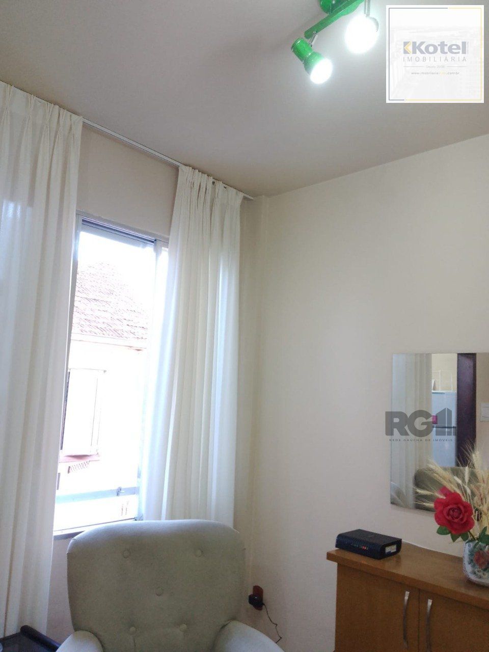 Apartamento 2 Dormitórios,frente,Bairro Cidade Baixa