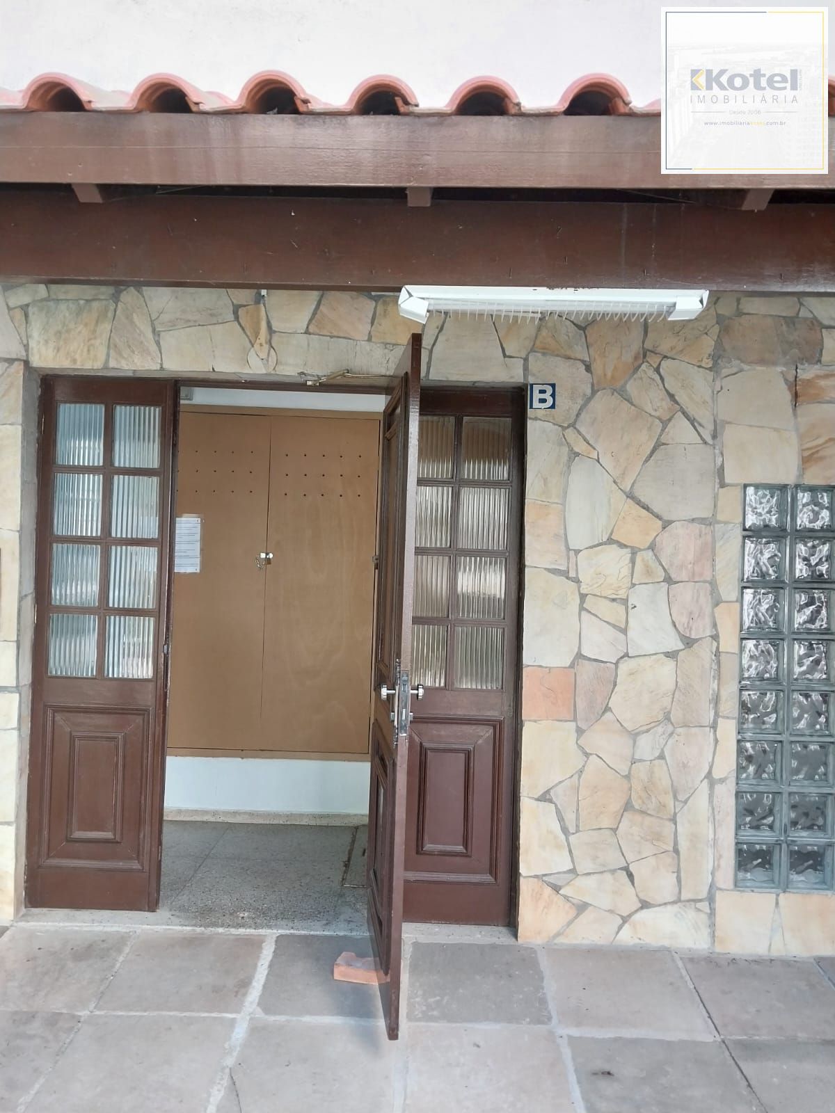 Apto 1D desocupado com BOX no Humaitá P. Alegre, Preço Atrativo — foto 4