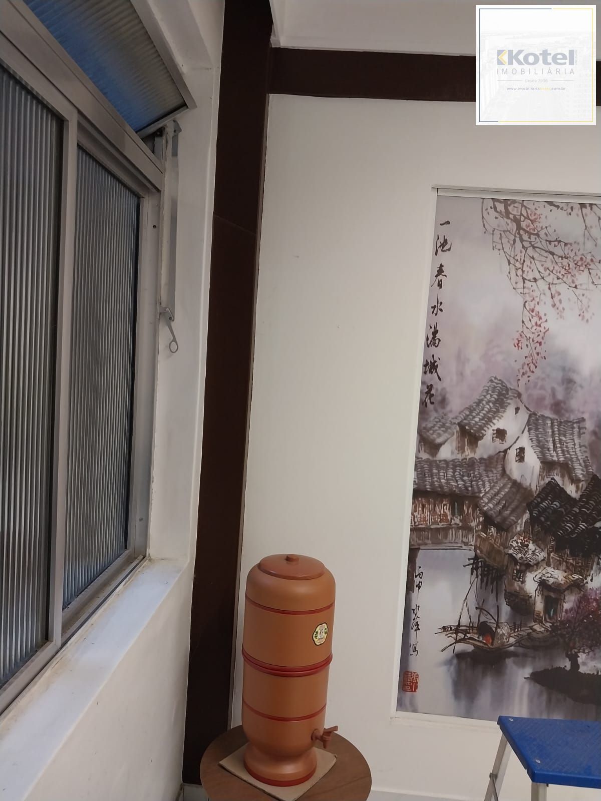 Oportunidade, conj. comercial, semimobiliado no centro de Porto Alegre. R$ 100.000,00