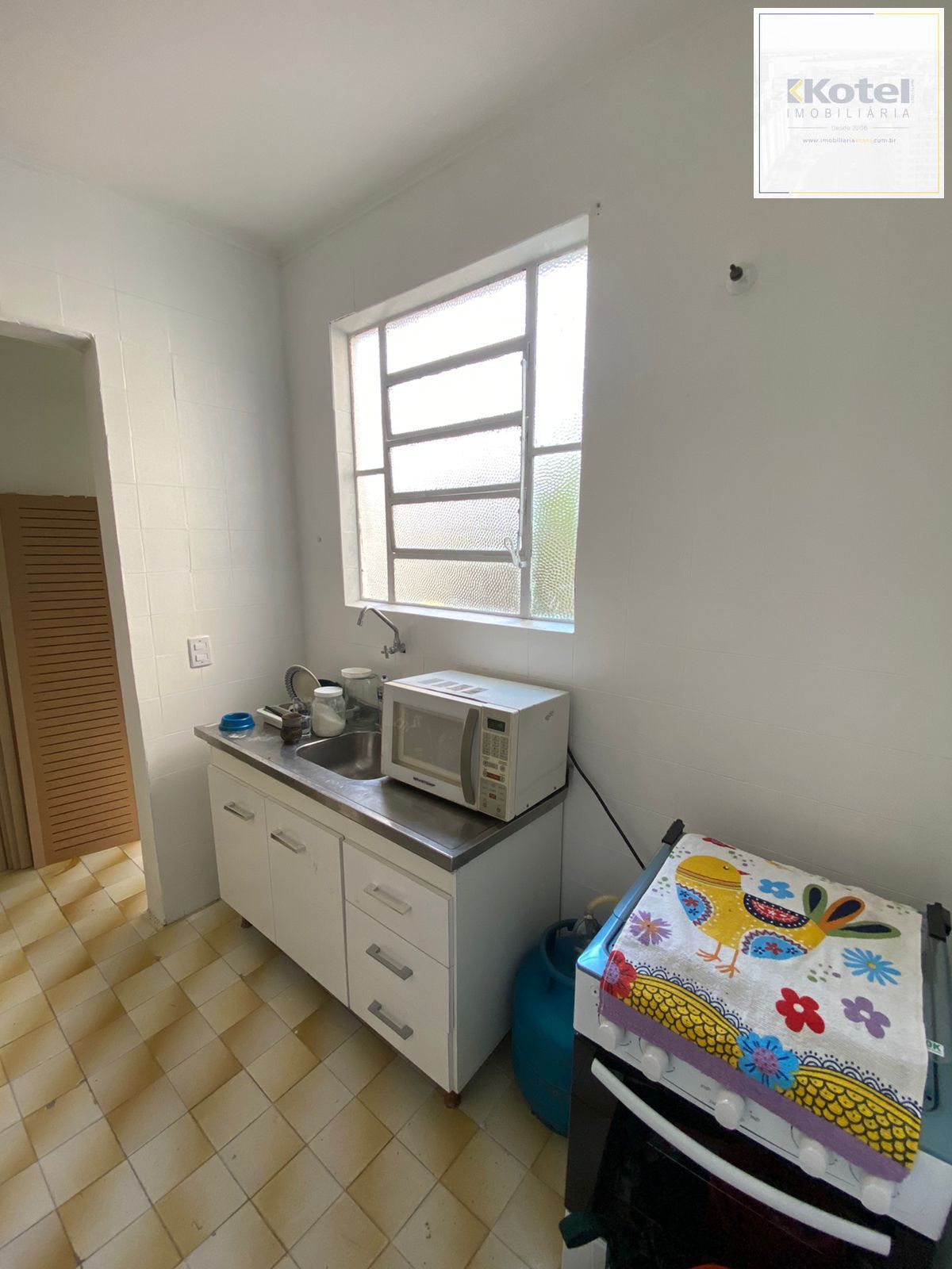 Apartamento térreo, com pátio na Rua Chile Bairro Jardim Botânico,ótimo local — foto 4
