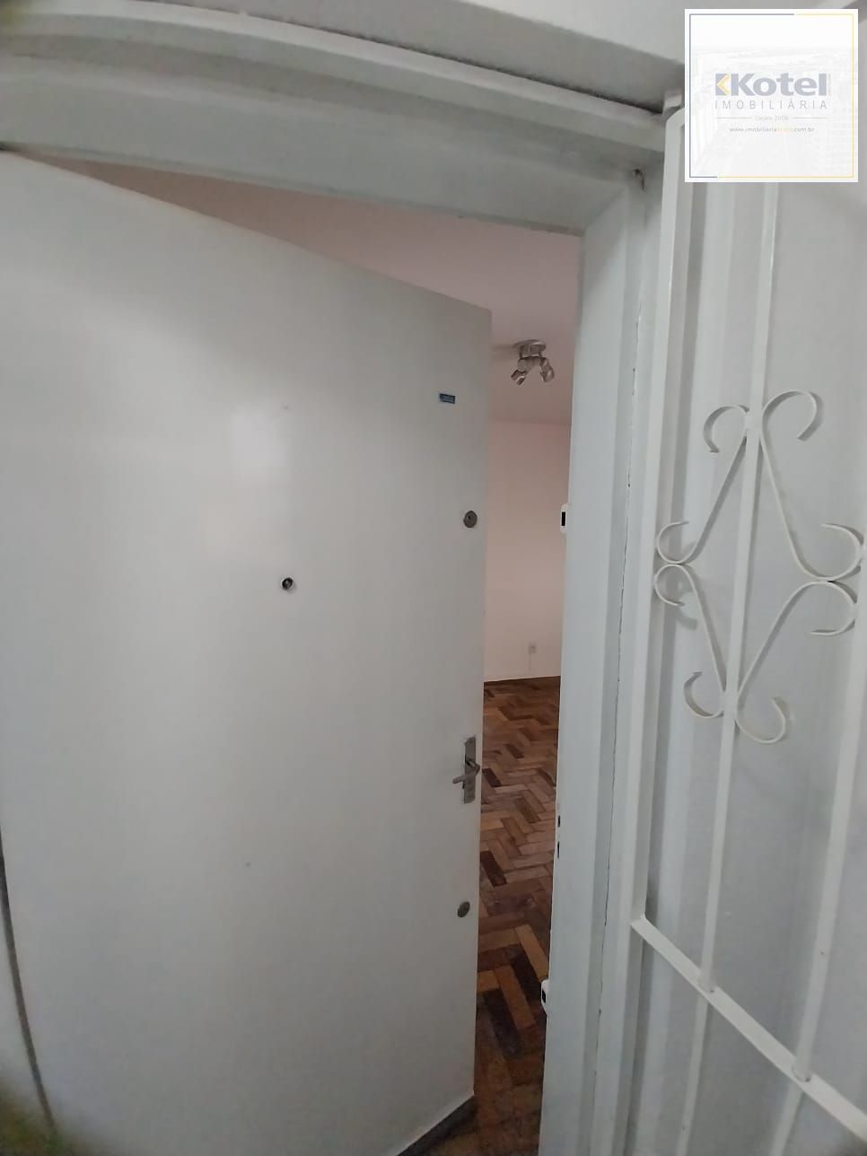 Apto 1D desocupado com BOX no Humaitá P. Alegre, Preço Atrativo — foto 2