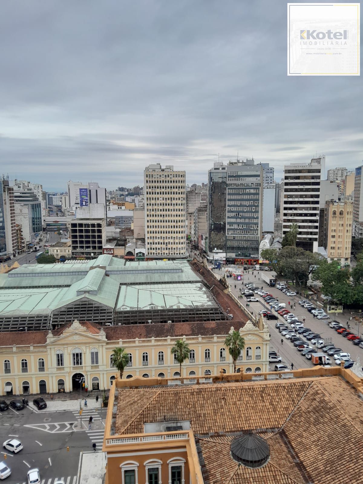 Salas com  meio andar,para empresas ou órgãos públicos com 262,41m2 ,Centro