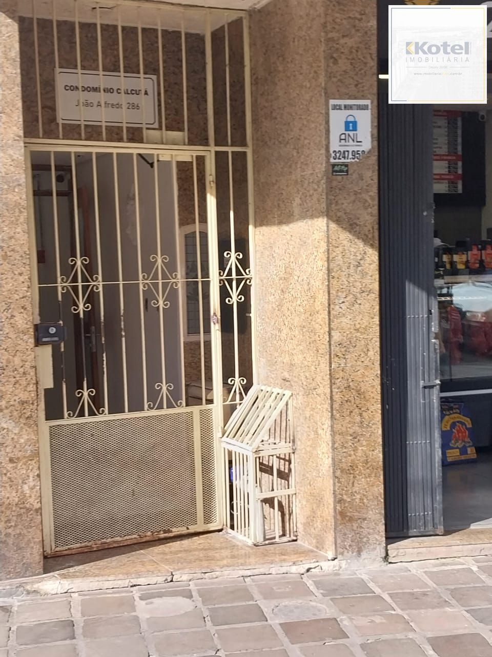 JK na Cidade Baixa, 2 piso, elevador, Preço atrativo.