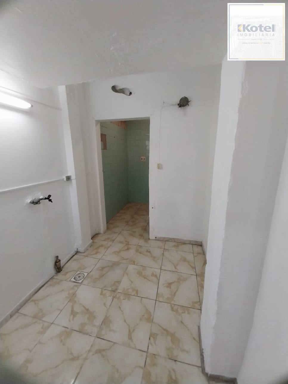 Loja na Demétrio Ribeiro, Centro Histórico, preço atrativo.