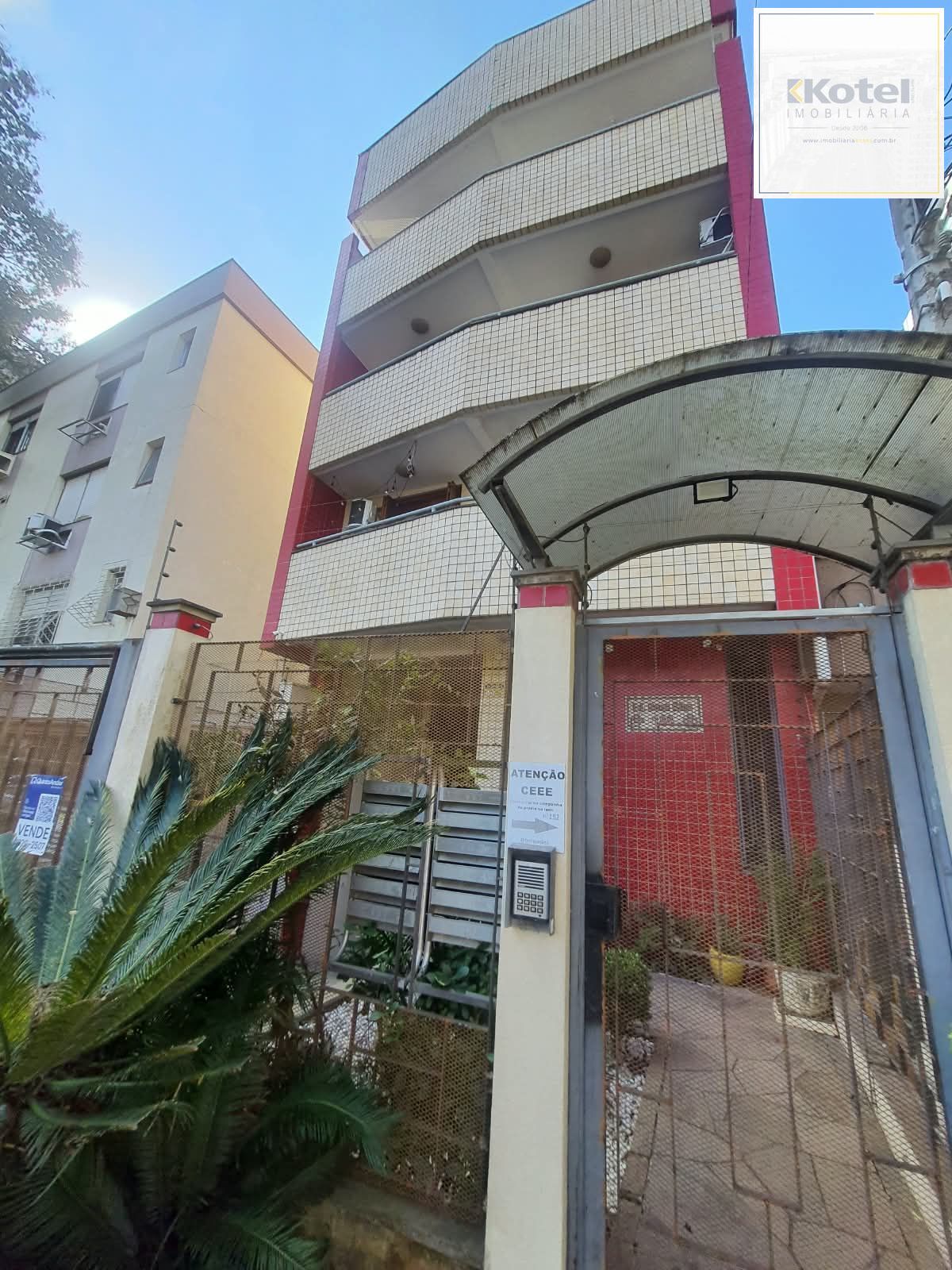 Encantador apto 2D c/sacada, 55 m² no Menino Deus - Porto Alegre