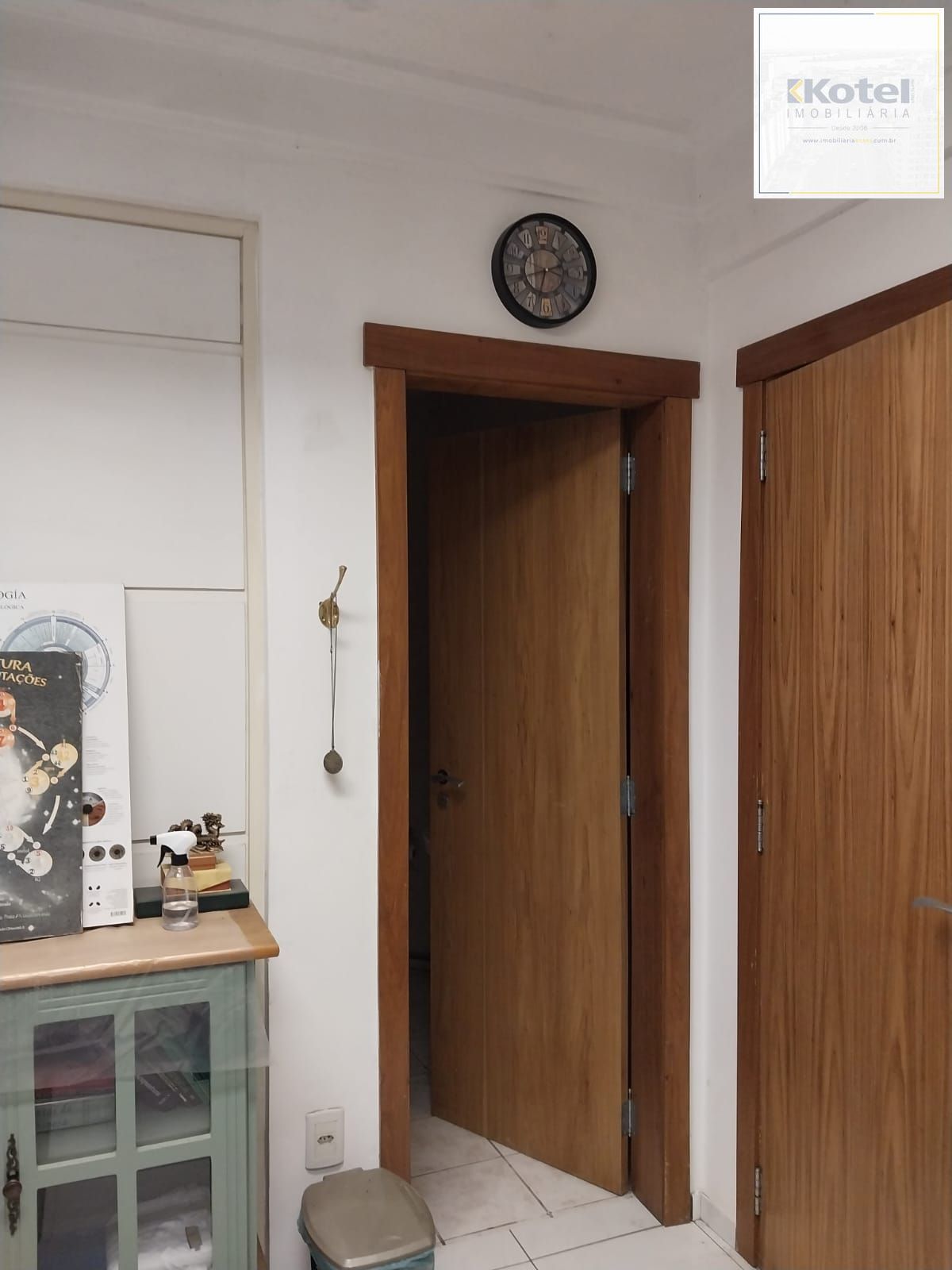 Oportunidade, conj. comercial, semimobiliado no centro de Porto Alegre. R$ 100.000,00