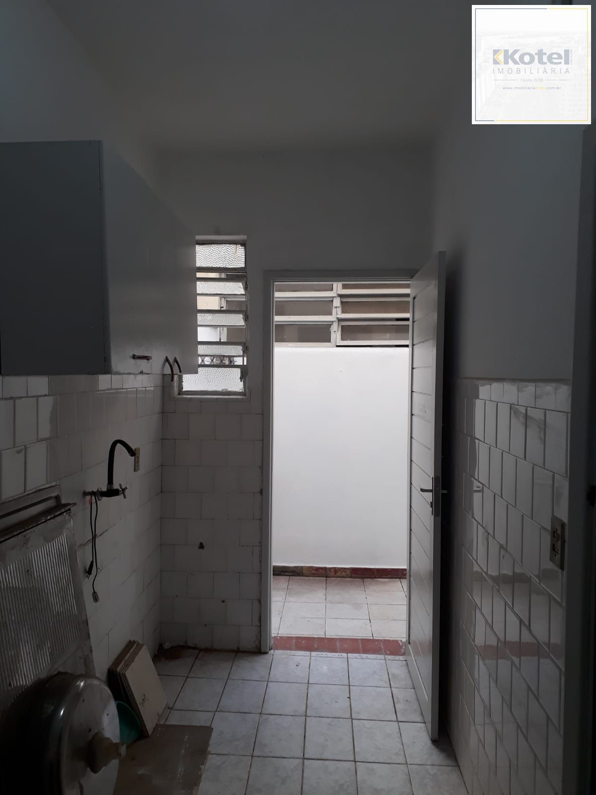 Kitnet desocupada no Menino Deus - Porto Alegre - Preço atrativo! — foto 2