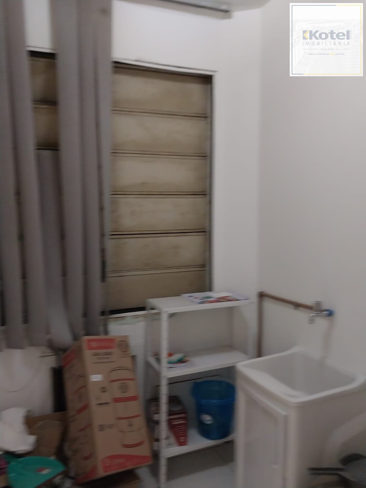 Oportunidade, conj. comercial, semimobiliado no centro de Porto Alegre. R$ 100.000,00
