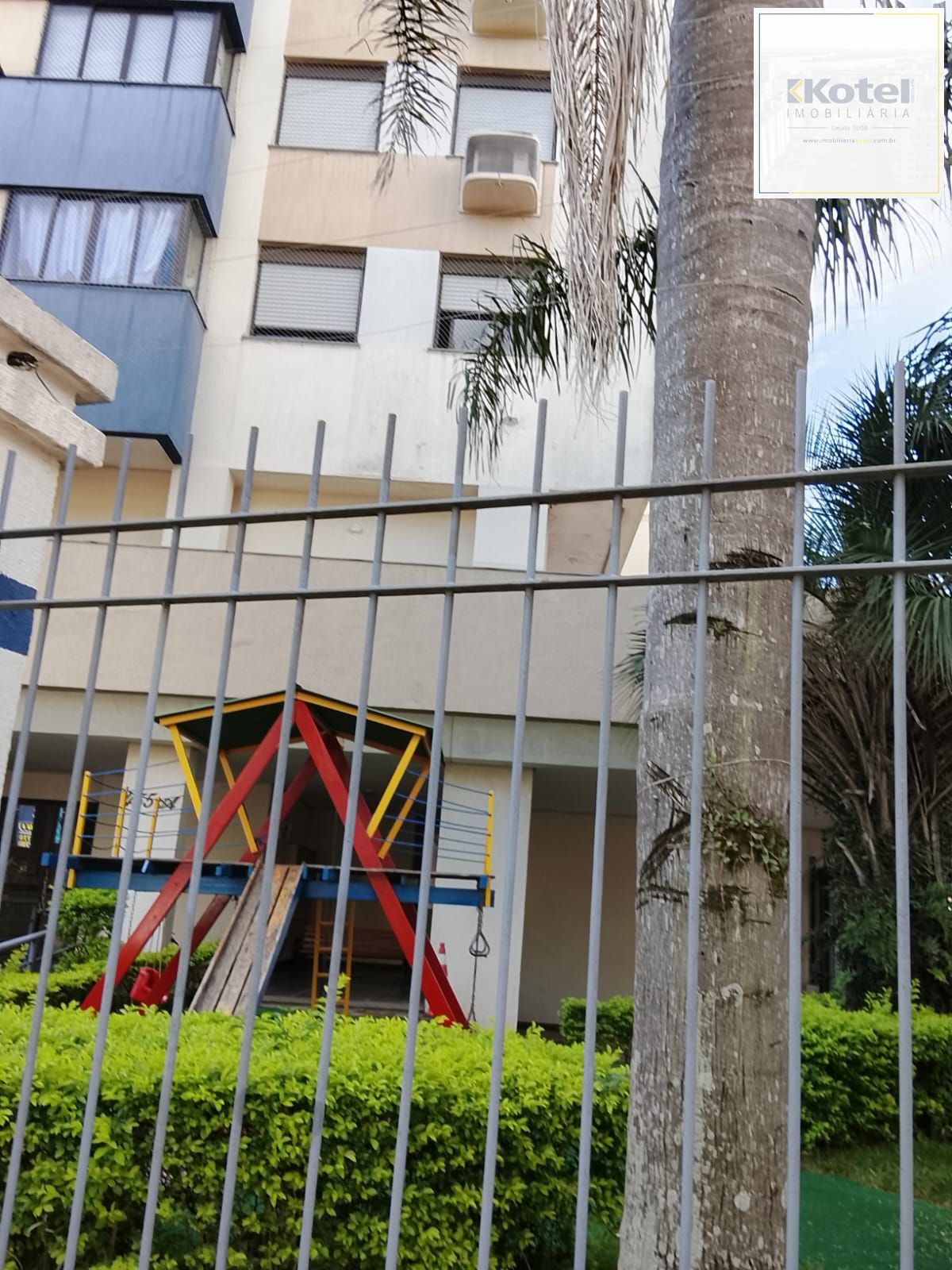 Excelente Apartamento 3D, transformado em 2D, suíte e closet mobiliado c/ vaga - Cidade Baixa - Preço Atrativo