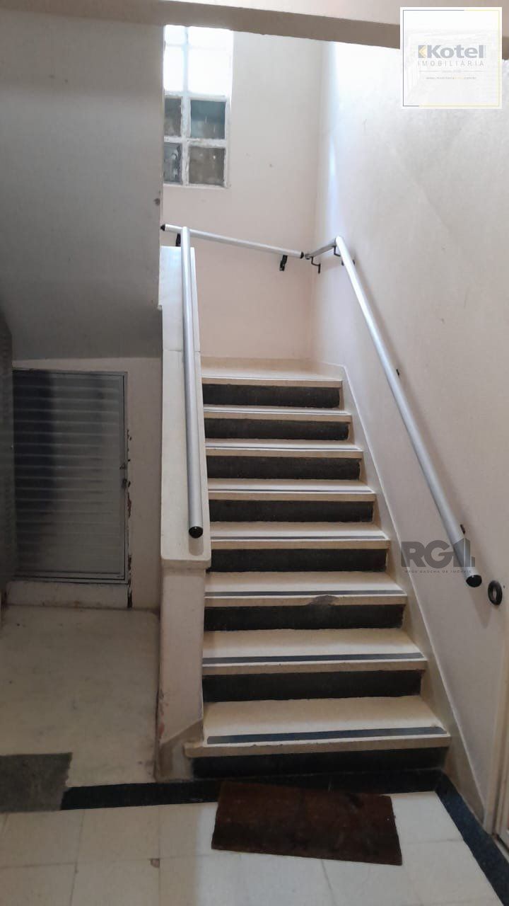 Apartamento na Luiz Manoel,2 dormitórios,desocupado,frente,bairro Santana — foto 2