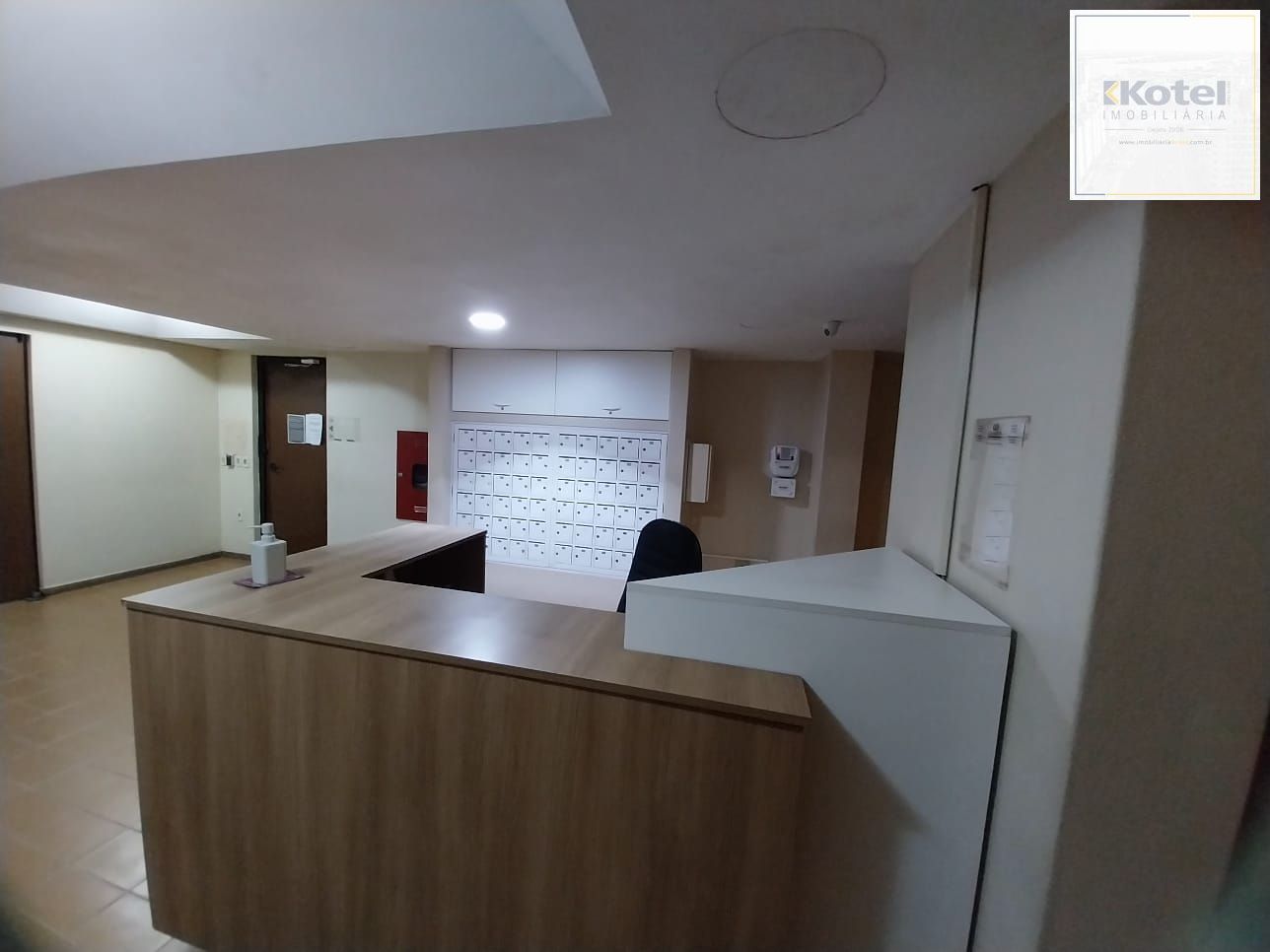 Excelente apartamento, Centro Histórico, de frente, andar alto.