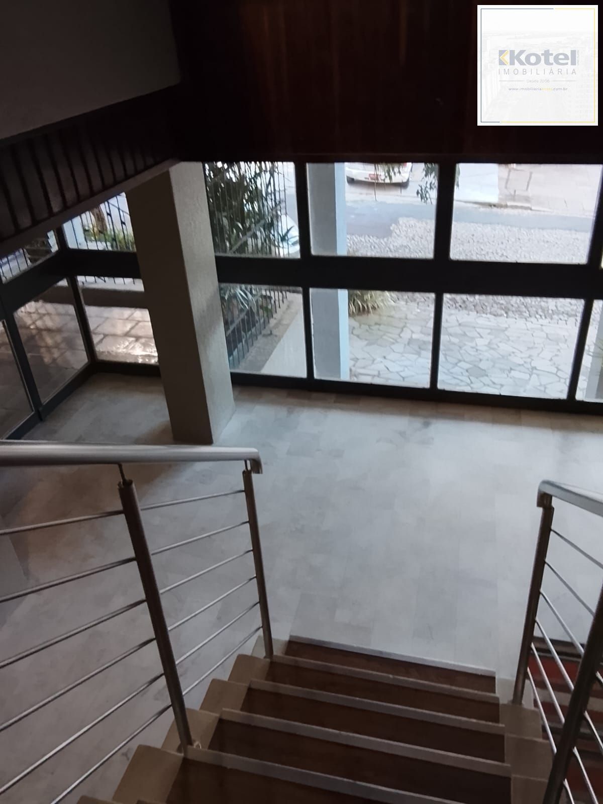 Oportunidade Única! Apartamento Semimobiliado de 3 Quartos e 1 Suíte Região Nobre em Porto Alegre — foto 4