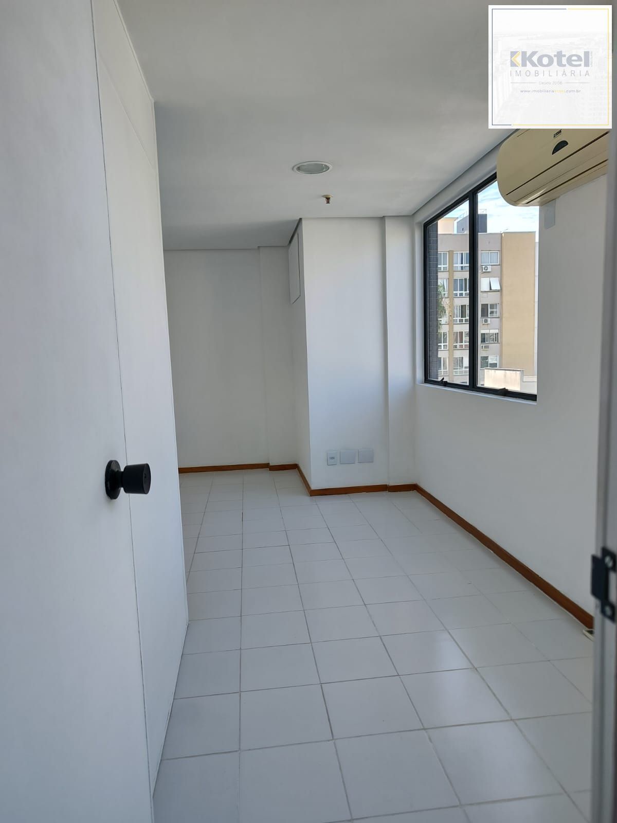Salão comercial à venda, 32m², Menino Deus - Porto Alegre