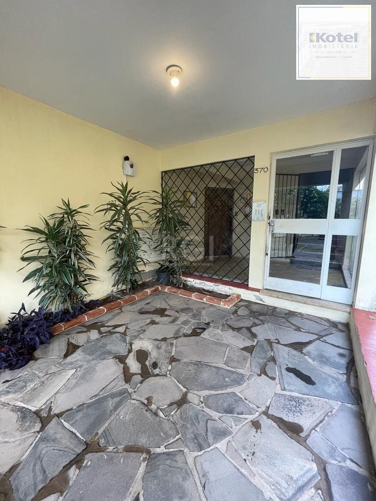 1 Dormitório,Bairro Menino Deus,na Barbedo,Reformado