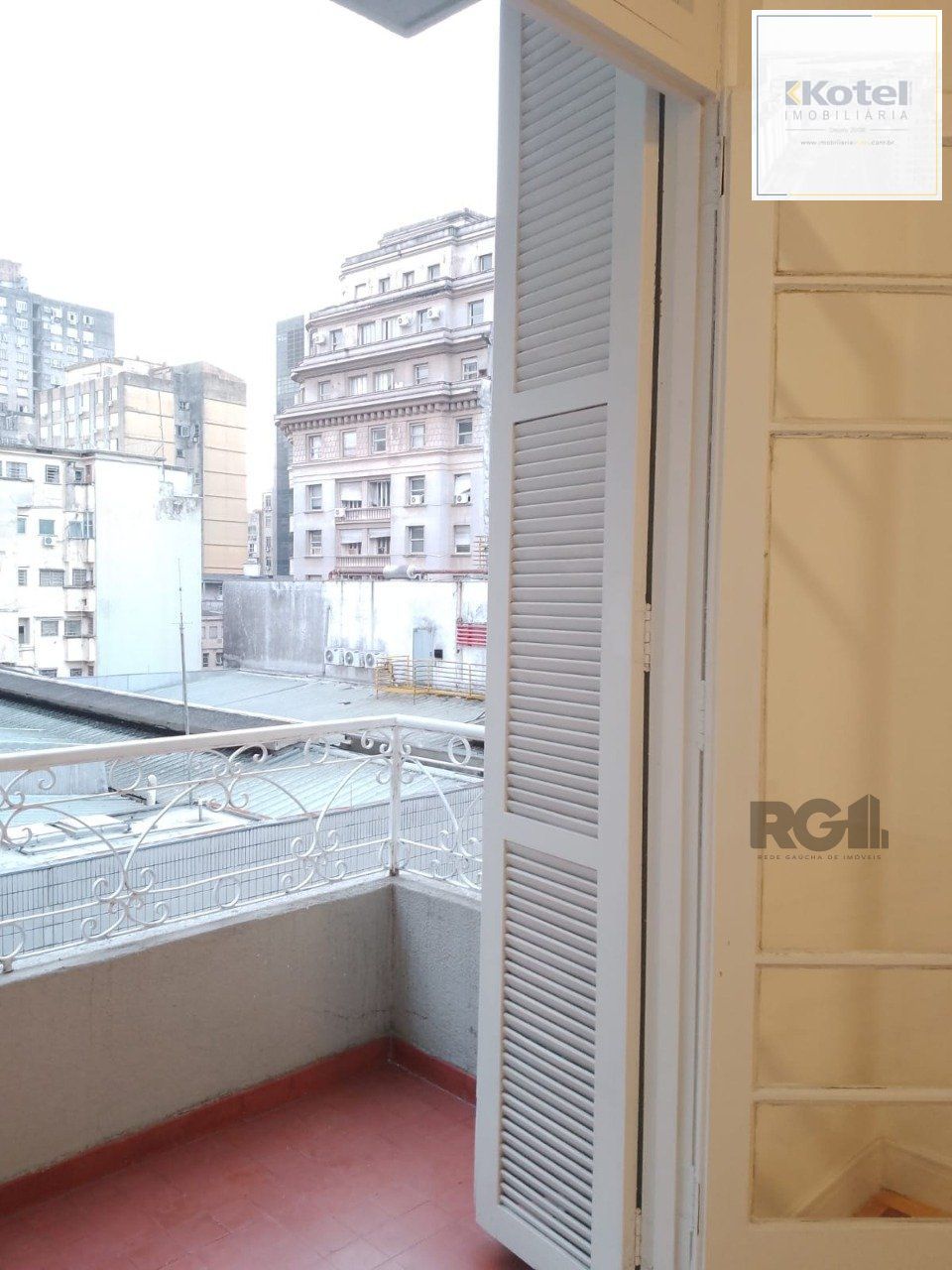 Raridade, apartamento 3 dormitórios,reformado, desocupado,no Centro