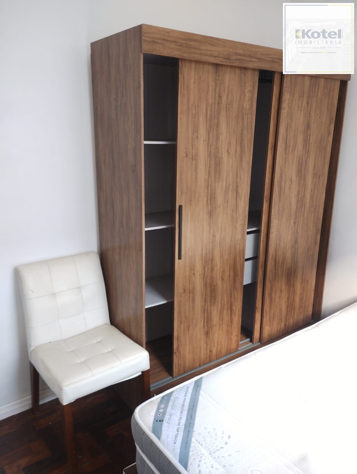 Compre 1 quarto, próximo Protásio Alves,com box rotativo