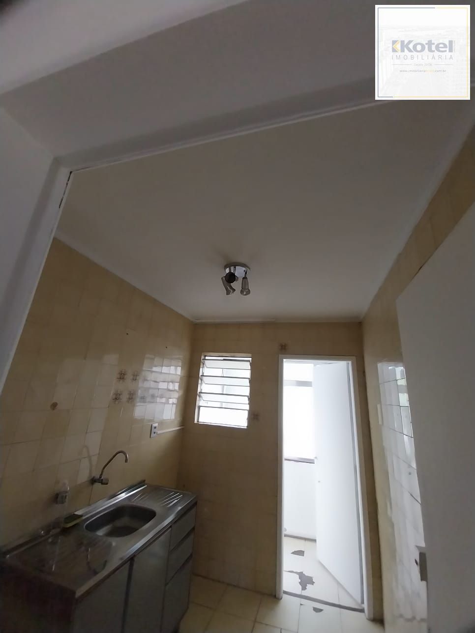 Apto 1D desocupado com BOX no Humaitá P. Alegre, Preço Atrativo — foto 3