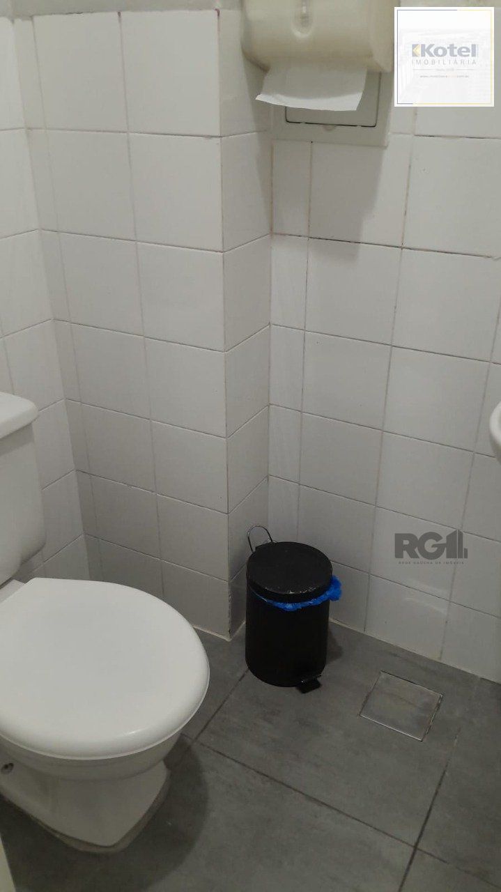 Sala térrea,com 78 m2 de pátio,com 200,98m2,na Lima e Silva