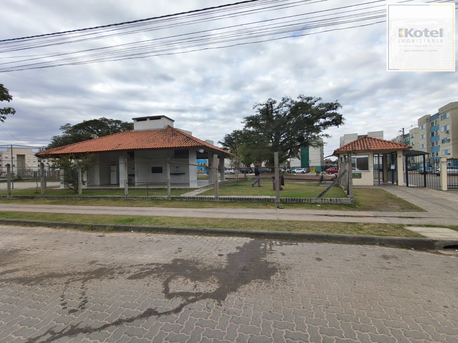 Apartamento à venda 2 dormitórios semi mobiliado - Porto Alegre/RS