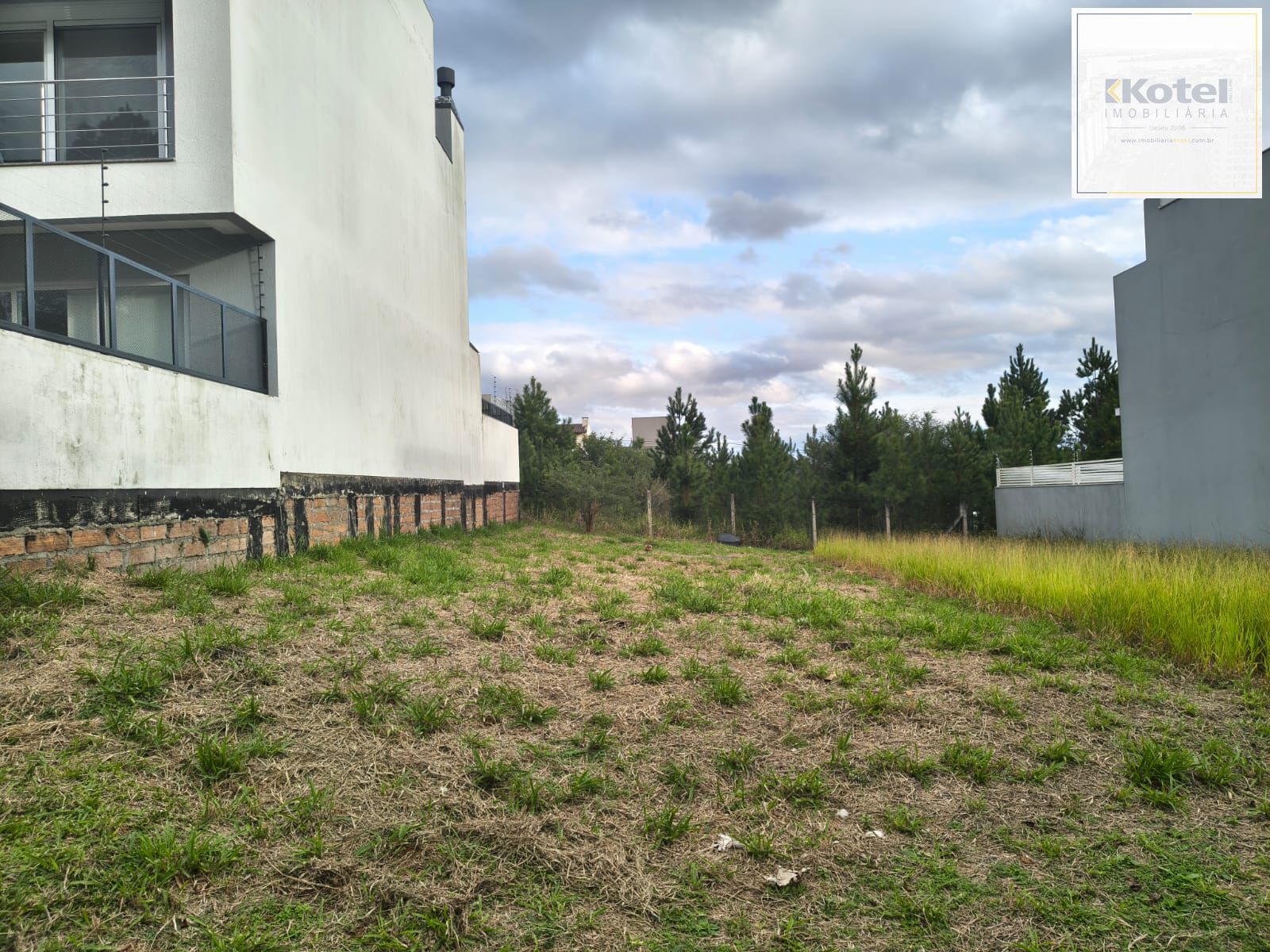 Terreno no Bairro Guarujá, medindo 8x25, Vista para o Guaíba - Porto Alegre/RS — foto 2