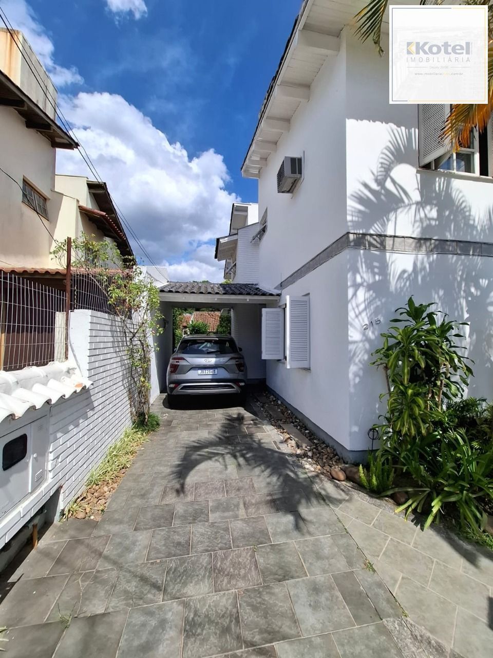 Casa em Porto Alegre, no bairro Ipanema, com 3 dormitório(s), e 3 banheiros, à venda. — foto 3