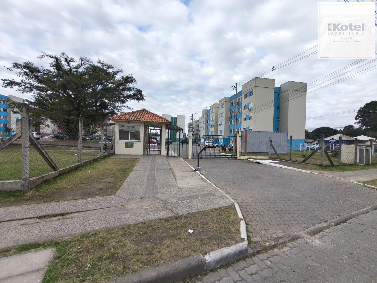 Apartamento à venda 2 dormitórios semi mobiliado - Porto Alegre/RS