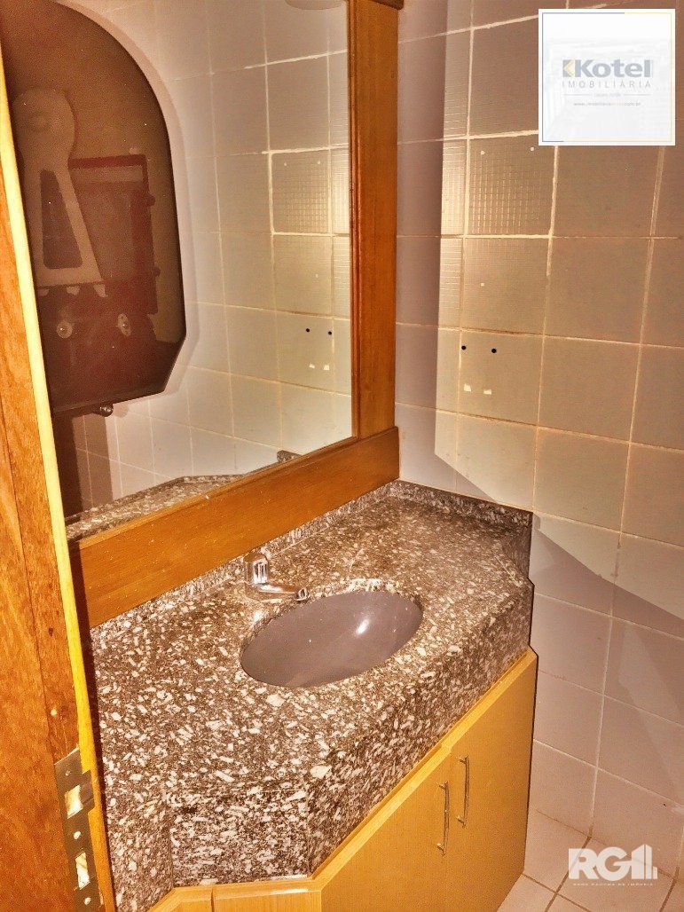 Sala Comercial à venda, 135m², Centro Histórico - Porto Alegre