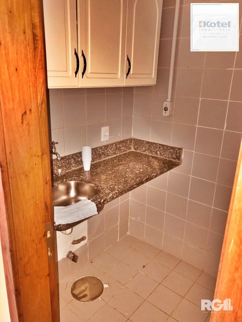 Sala Comercial à venda, 135m², Centro Histórico - Porto Alegre