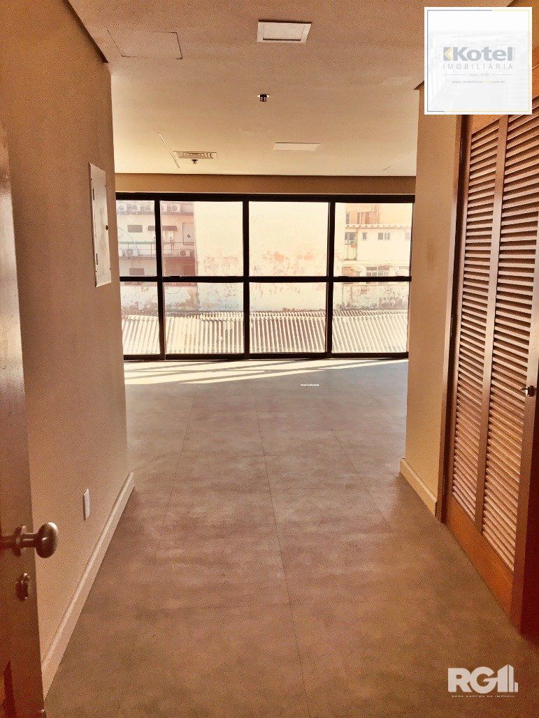 Sala Comercial à venda, 135m², Centro Histórico - Porto Alegre