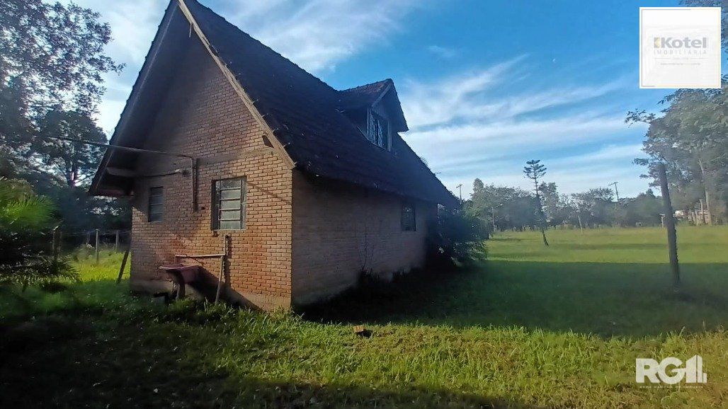 Sítio com 7.000m² no Parque Florestal Itapuã composto por dois terrenos, o primeiro medindo 3.420m² e o segundo 3.562,50m² Uma excelente opção para quem busca tranquilidade mesmo dentro da cidade.