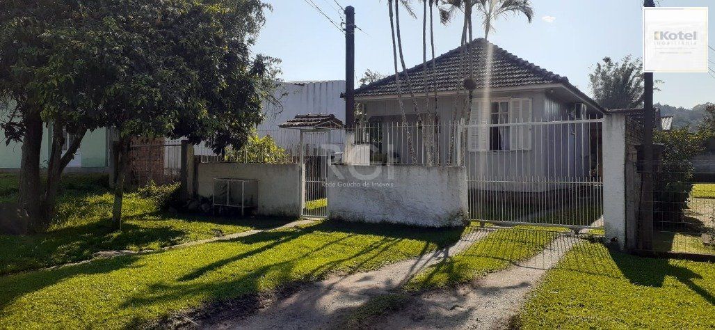 Casa para Venda - 97m², 2 dormitórios, 3 vagas - Belém Novo — foto 2