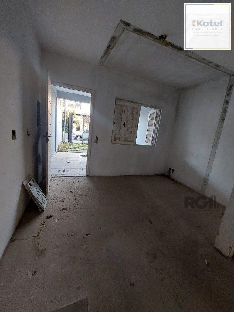 Sobrado 3 quartos à venda, 140m², Vila Nova - Porto Alegre