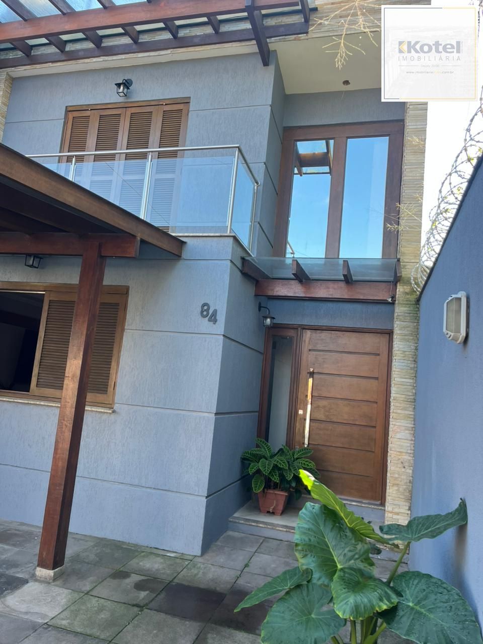 Sobrado triplex com piscina no Loteamento Nova Ipanema — foto 2
