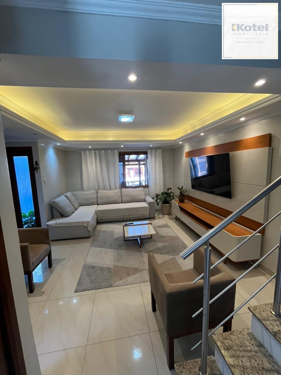 Sobrado triplex com piscina no Loteamento Nova Ipanema — foto 3
