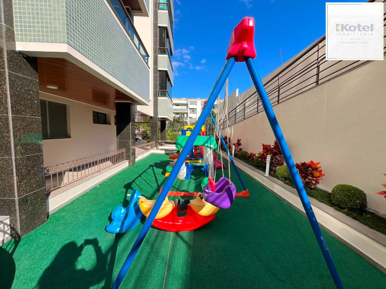 Apartamanto a venda no Menino Deus com 3 quartos e sacada — foto 4