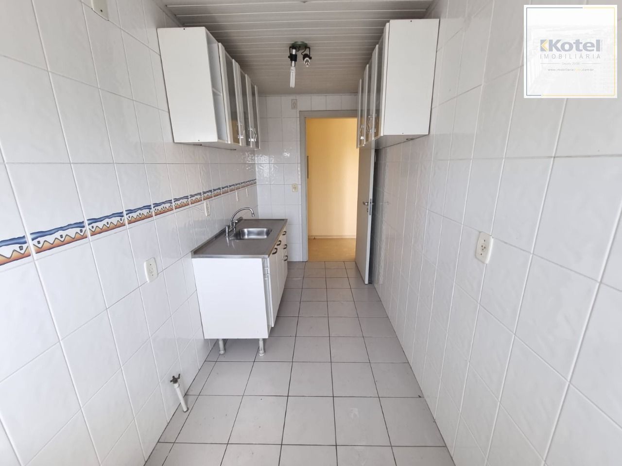 Apt 2 Dormitórios Com Sacada Bairro Cavalhada — foto 5