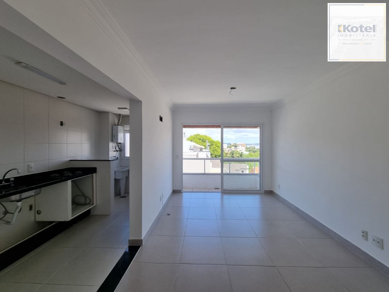 Apartamento 02 Dormitórios Com Sacada Bairro Tristeza — foto 2