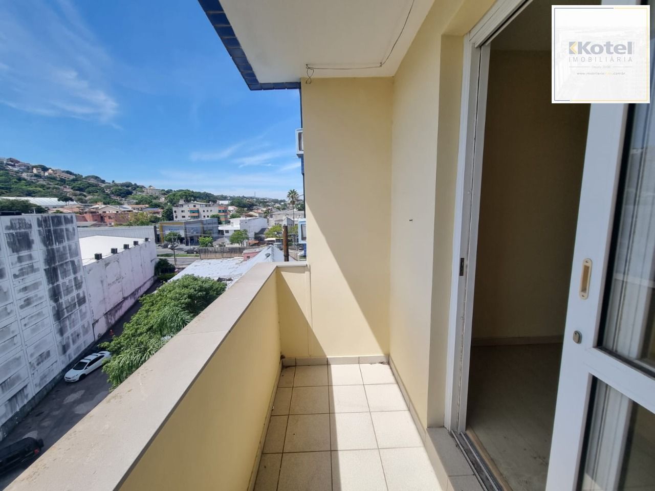 Apt 2 Dormitórios Com Sacada Bairro Cavalhada — foto 2