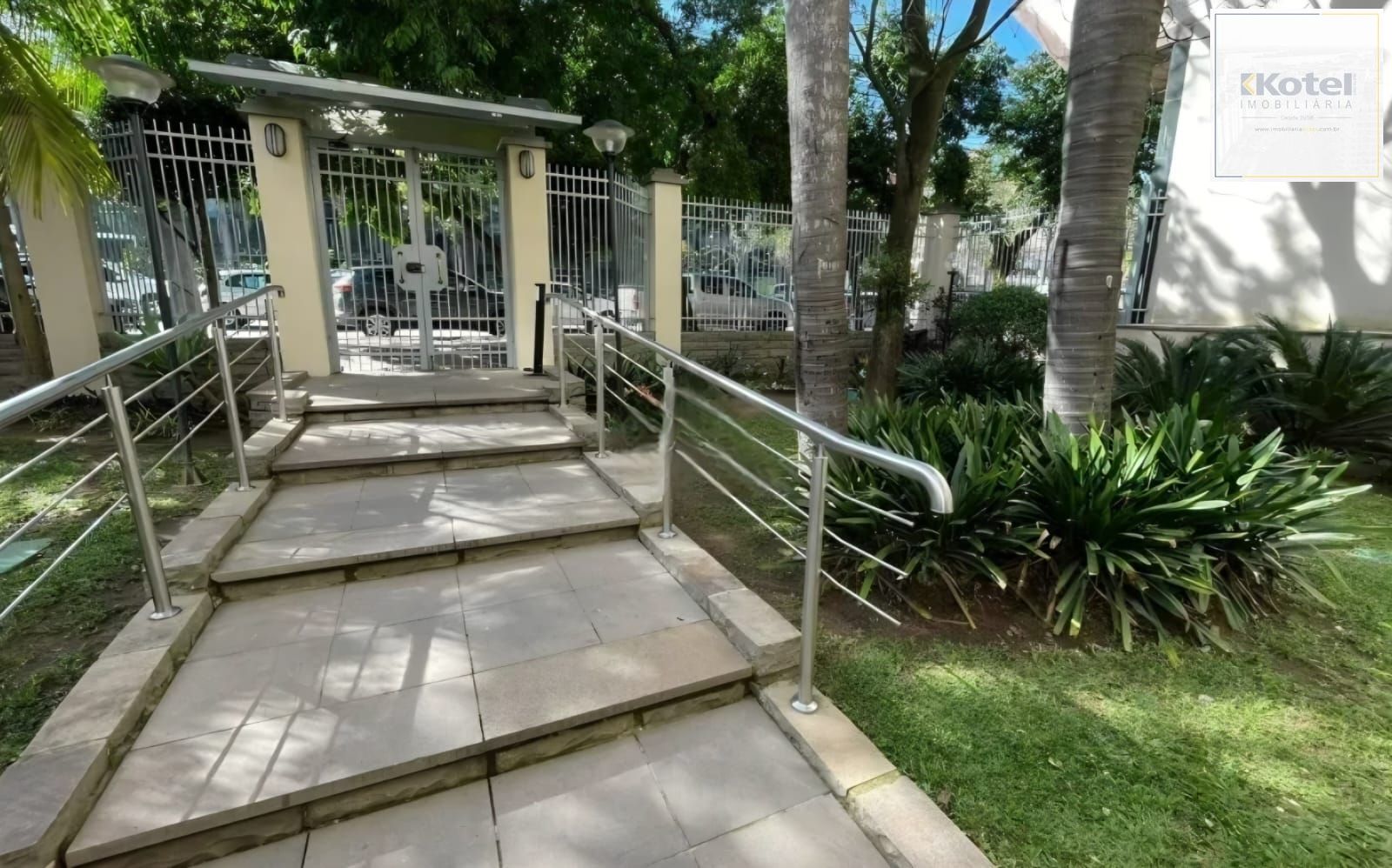 APARTAMENTO 2 DORMITÓRIOS - 2 BANHEIROS - AUXILIADORA