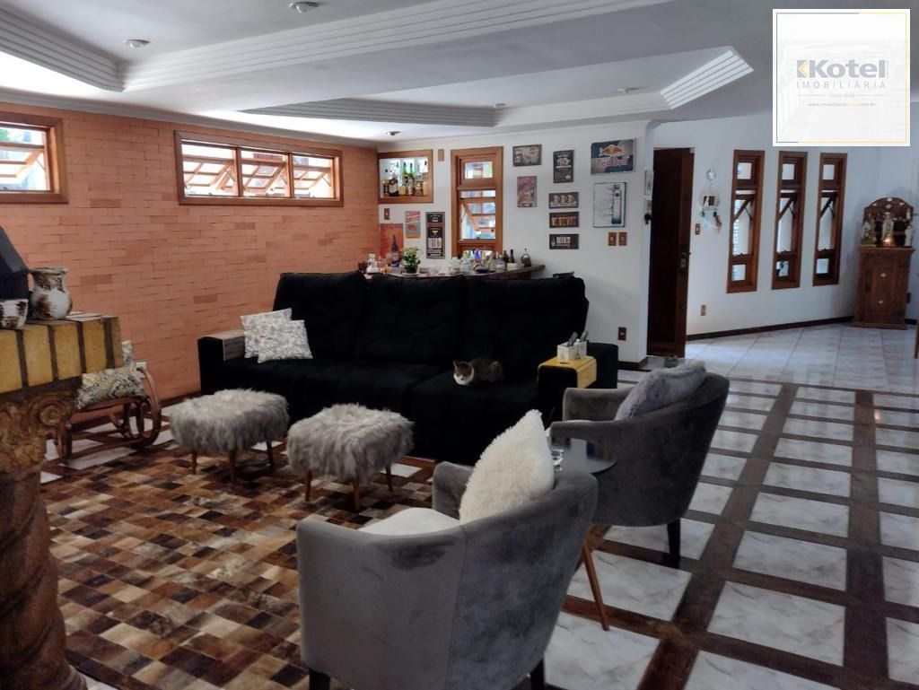 Linda Casa 4 Dormitórios Piscina, Churrasqueira, 4 Vagas Bairro Guarujá