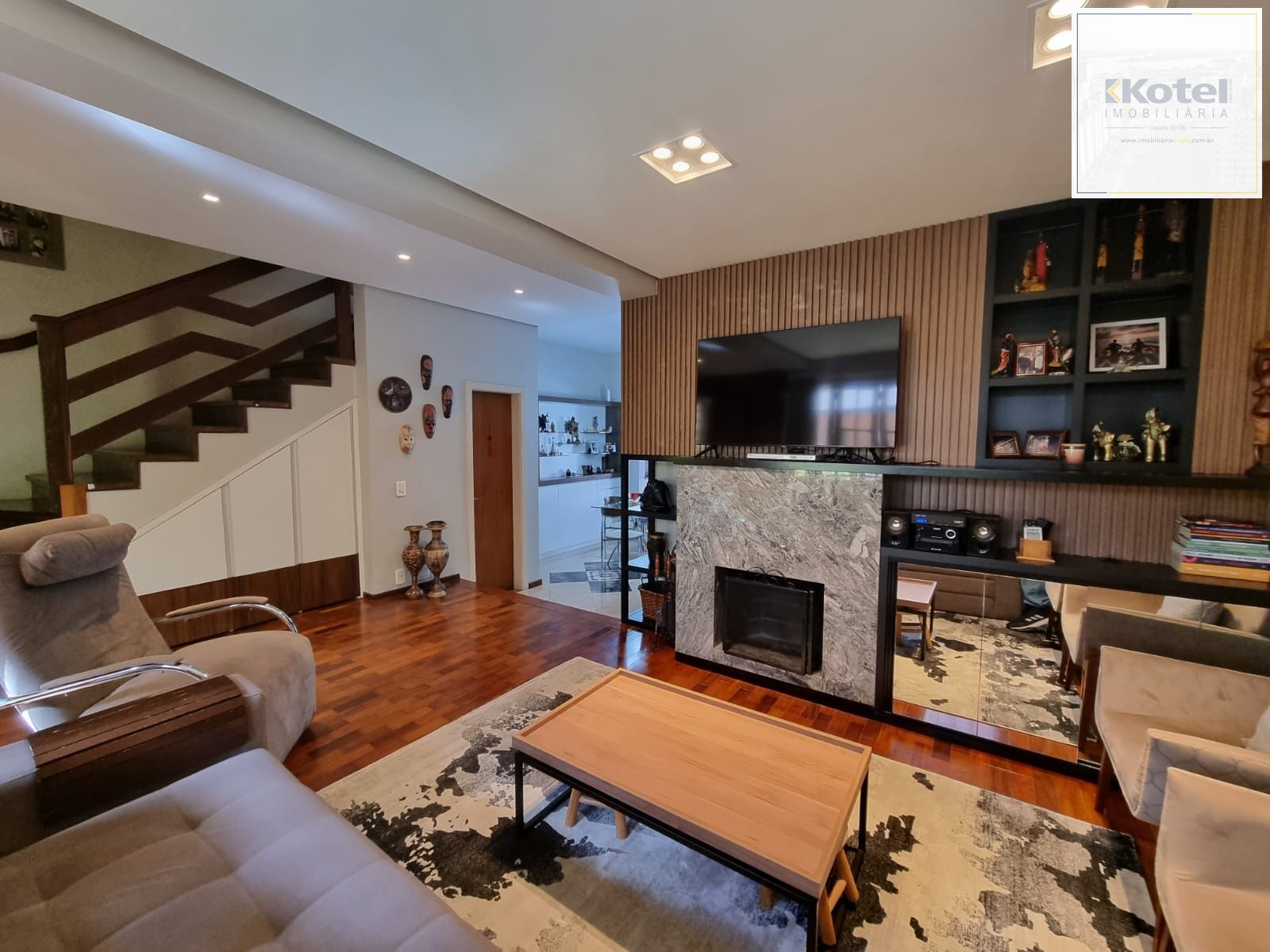 Casa de 3 Dormitórios em Condomínio Fechado Infra Completa — foto 2