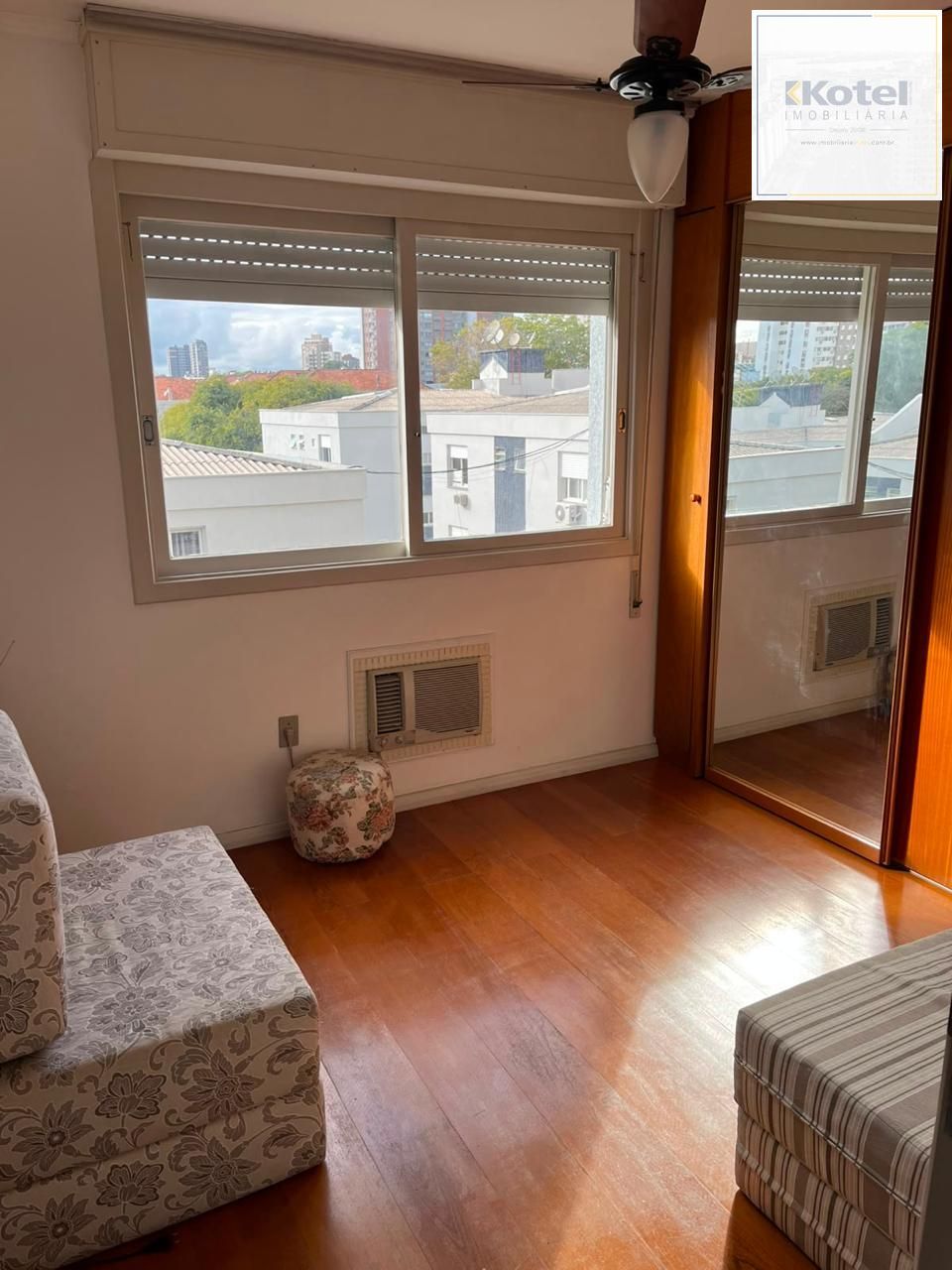 apartamento de 2 dormitórios a venda na rua Roque Calage — foto 4
