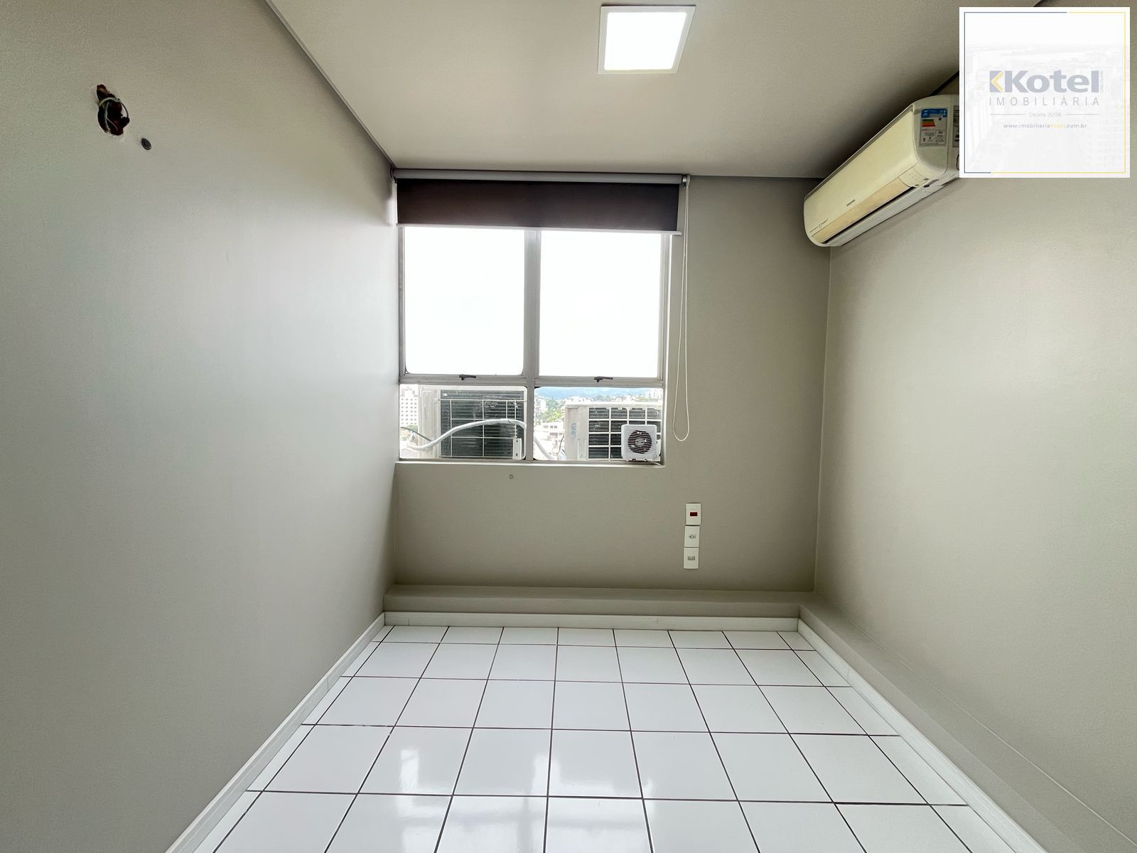 Sala para venda na Tristeza prédio Spazzio