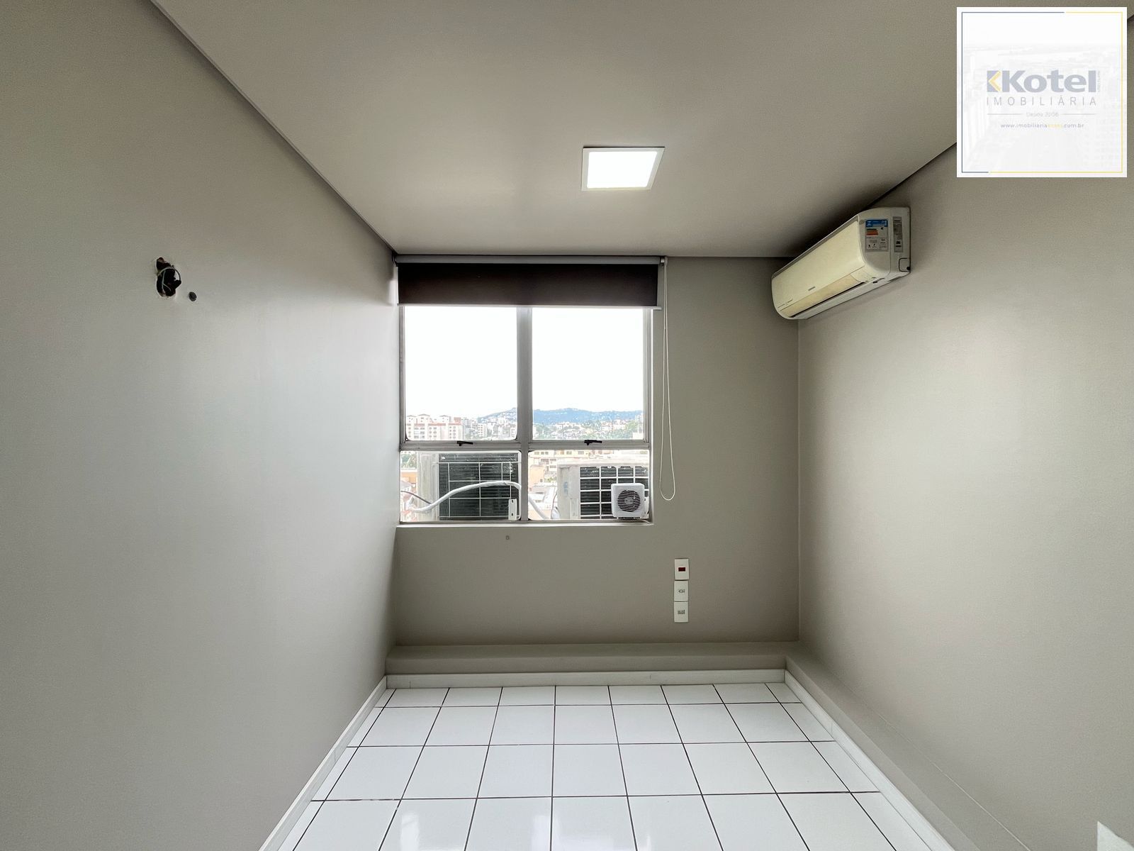 Sala para venda na Tristeza prédio Spazzio