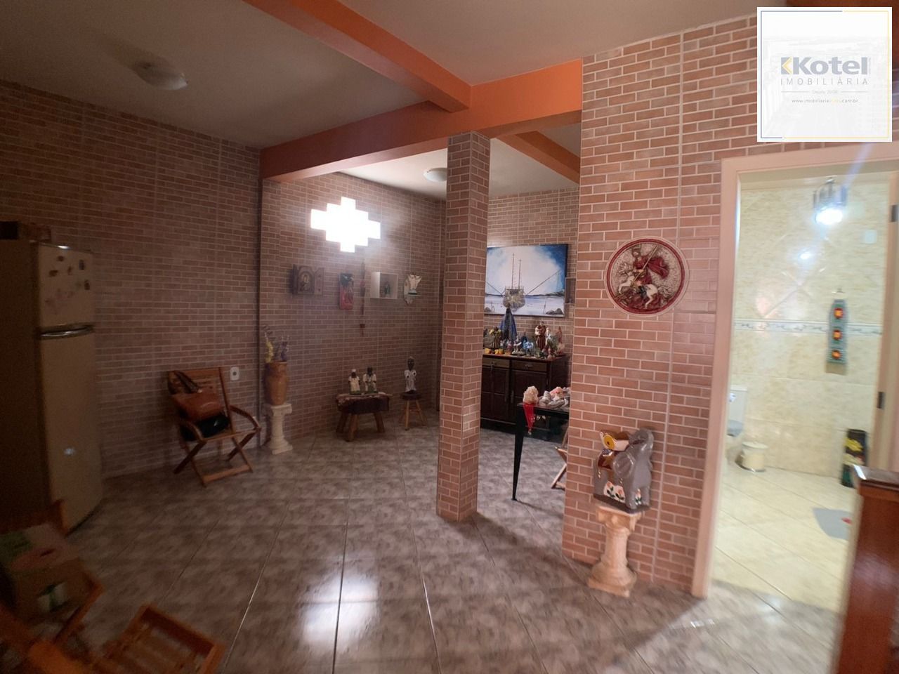 Casa para Venda - 318m², 3 dormitórios, Piscina, Bairro Guarujá — foto 5
