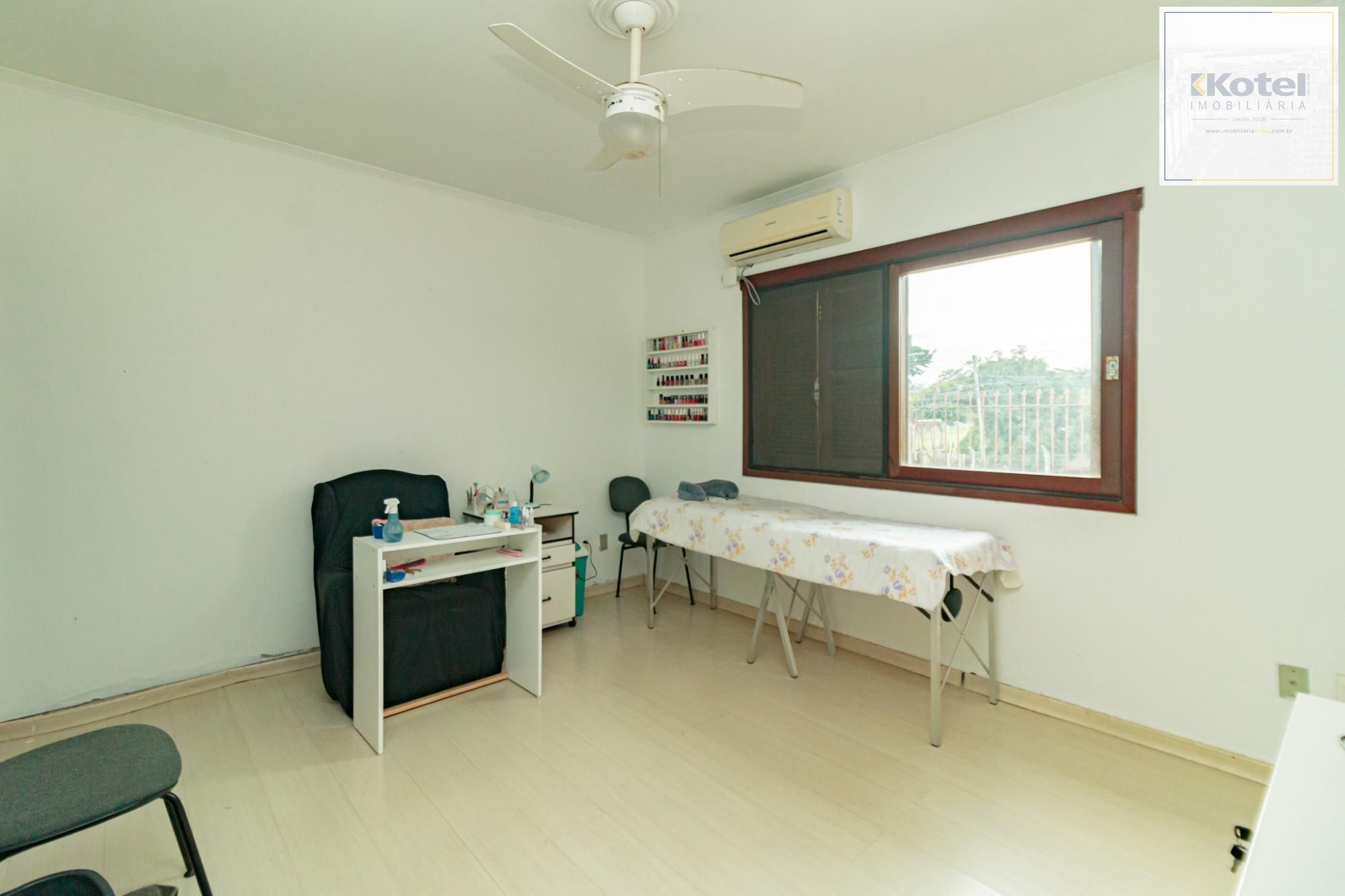 Casa 3 quartos à venda, 220m², Jardim Itu - Porto Alegre
